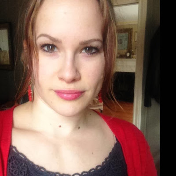 Profile Picture of Joyelle Wright (@joyellewright) on Poshmark