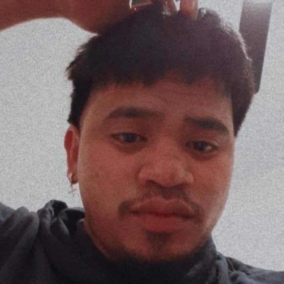 Profile Picture of Justin Lauror (@justinlauror) on Poshmark