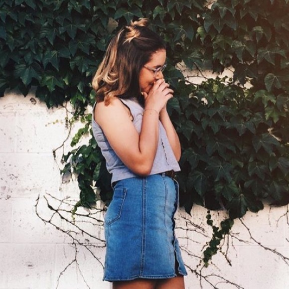 Profile Picture of Julia Carrington (@lovecarrington) on Poshmark