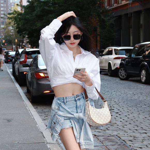 Profile Picture of Berber Amber (@berberw) on Poshmark