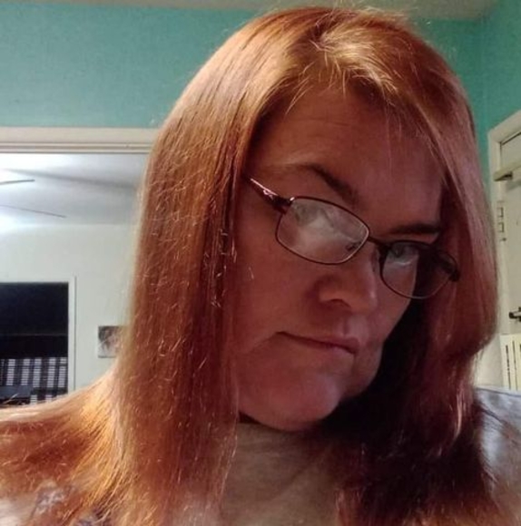 Profile Picture of Lori Reshetar (@lereshetar) on Poshmark