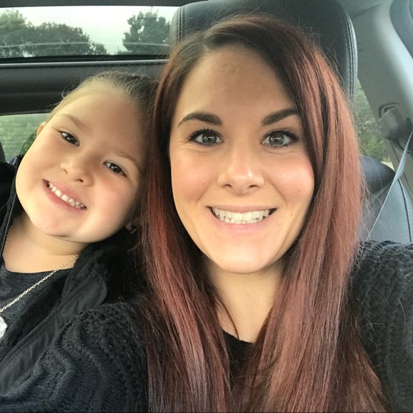 Susan Desteno - Poshmark Profile Picture of Susan Desteno (@susanashley215) on Poshmark