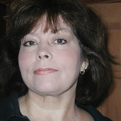Profile Picture of Vikki Foster (@vikkifoster) on Twitter