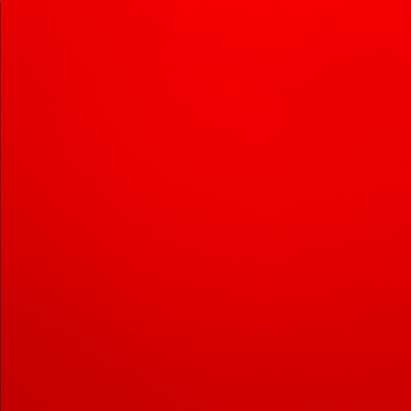 Profile Picture of Jennifer Saulters (@redd90506) on Poshmark