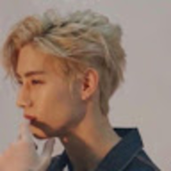 Profile Picture of Taylor's kpop channel Nevills (@taylor2345560) on Poshmark