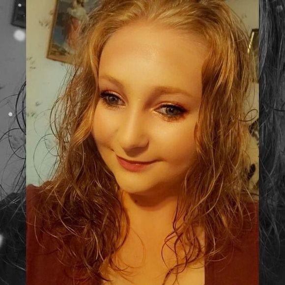 Profile Picture of Daniell Gerlach (@danigal2013) on Poshmark