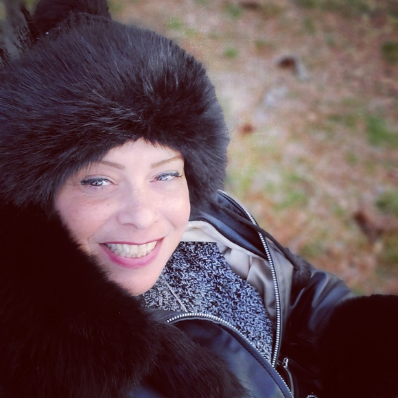 Profile Picture of Joanne Serrano (@joanne_serrano) on Poshmark