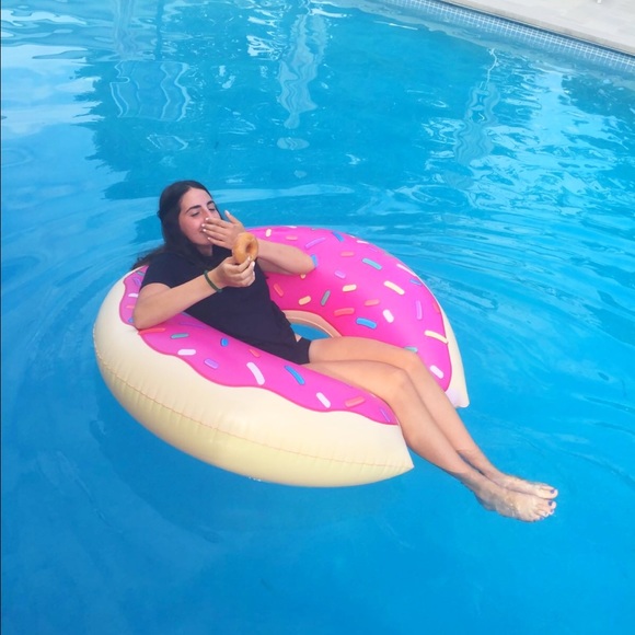 Profile Picture of Sheila Elbaz (@sheilaelbaz) on Poshmark