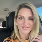 Profile Picture of Lori Wilkey 🤩 Savvilori (@savvilori) on Instagram