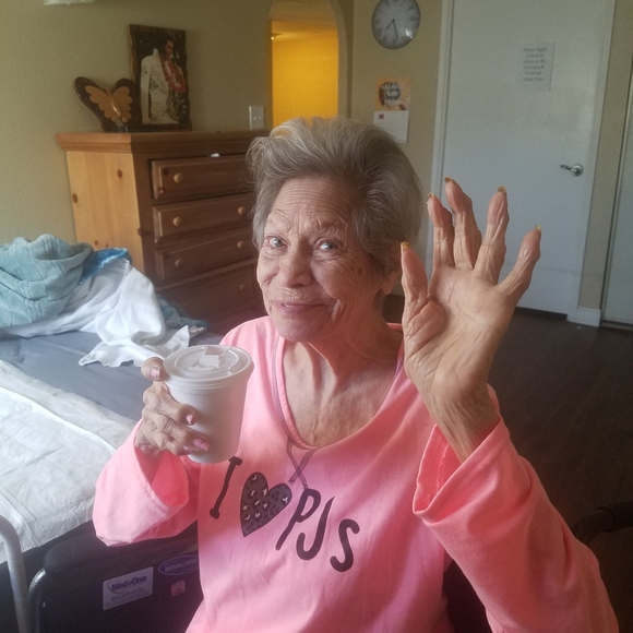 Profile Picture of Linda Joyce (@lindamjoyce) on Poshmark