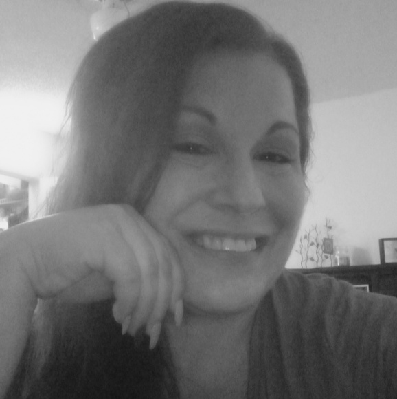 Profile Picture of Dawn Durst (@mommydoo22) on Poshmark