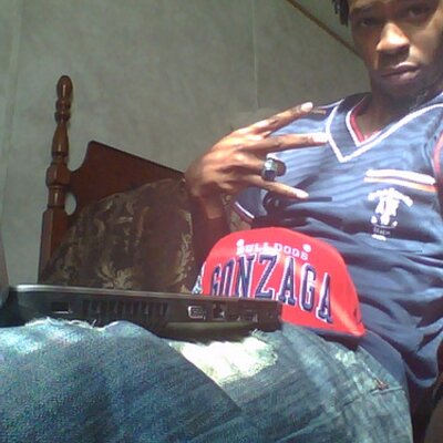 Profile Picture of Quinton Floyd (@JetPacKfLiGht) on Twitter