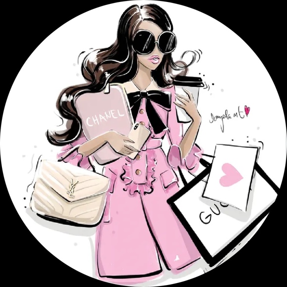 Profile Picture of Daniela Riverso (@driverso1670) on Poshmark