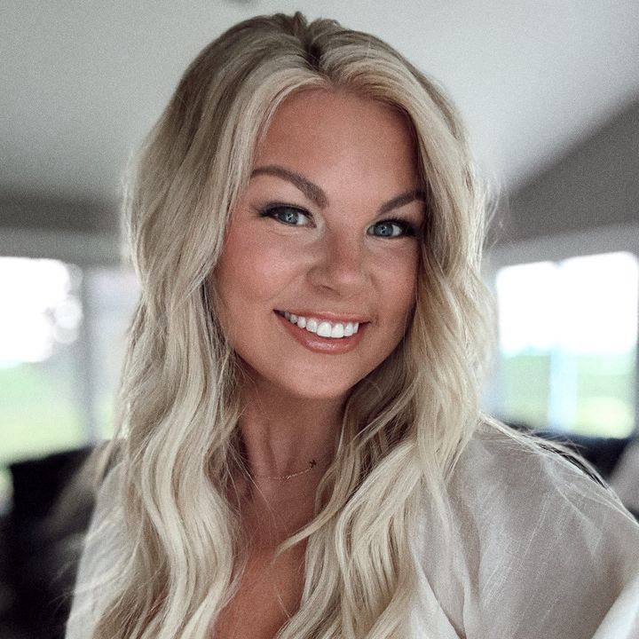 Profile Picture of Kelli (@kellimhicks) on Tiktok