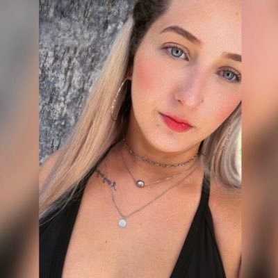 Profile Picture of Deborah Neves (@Deeborahneves) on Twitter