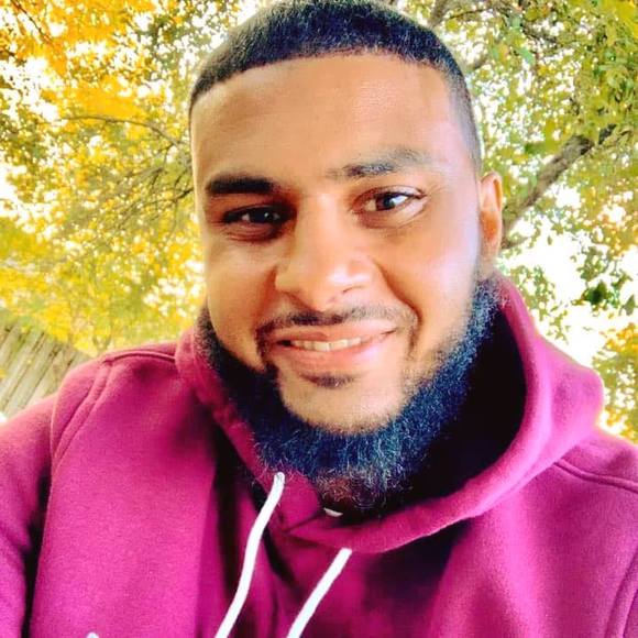 Profile Picture of Iman Abdelhakim (@imanabdelhakim) on Poshmark