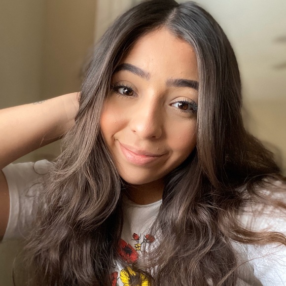 Profile Picture of Angela Gutierrez (@agutierrez1219) on Poshmark