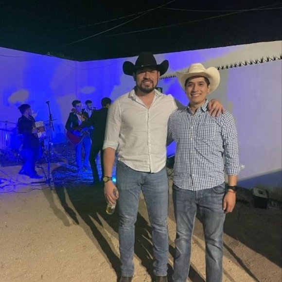 Profile Picture of Alonso Cisneros (@gustavo_cisgar) on Poshmark