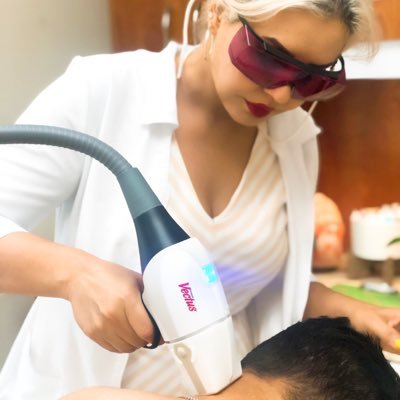 Profile Picture of Nazgol Etemadzadeh (@nazgol65193211) on Twitter
