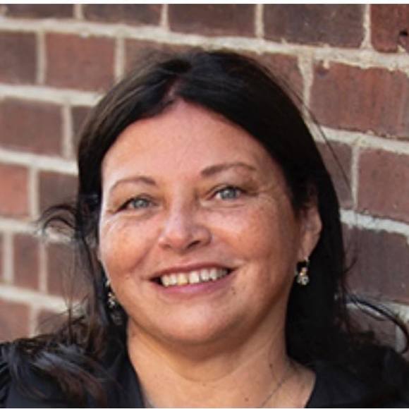 Profile Picture of Alexis Fontes (@afontes24) on Poshmark