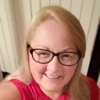 Profile Picture of Caroline Lindley (@mackinac55) on Twitter