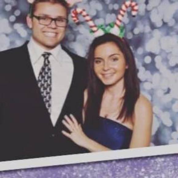 Profile Picture of Kimberly Zachary (@kimberlyzach738) on Poshmark