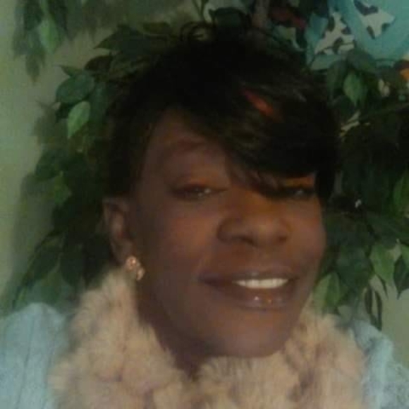 Profile Picture of Rita Murray (@reetee6576) on Poshmark