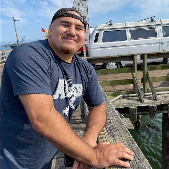 Profile Picture of Alex Mosqueda (@almosqueda11) on Poshmark