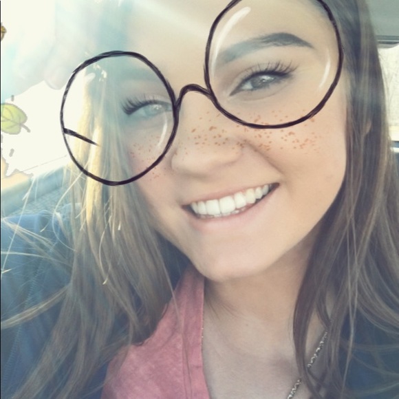 Profile Picture of M Mitchell (@nahflexxzonee) on Poshmark