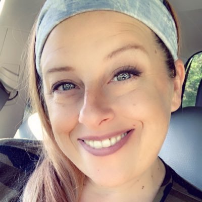 Profile Picture of Mandy Ebling (@mandyebling) on Twitter