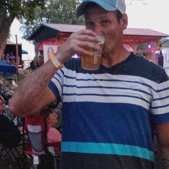 Profile Picture of Darrell Herring (@darrell_herring) on Poshmark
