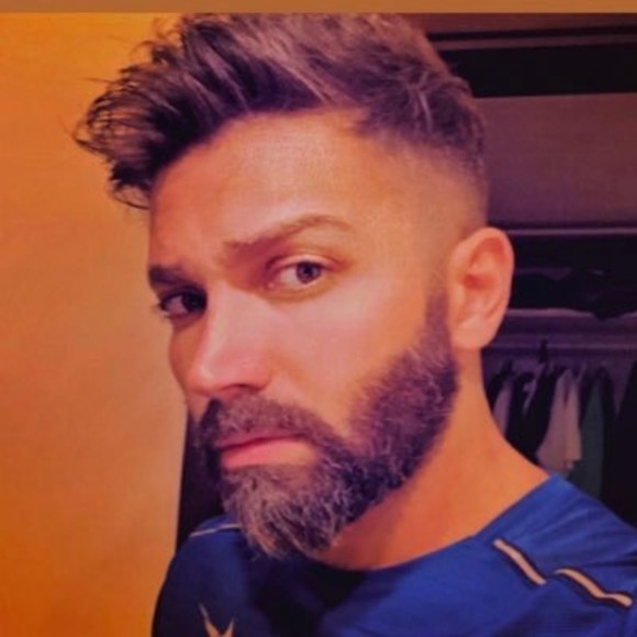 Profile Picture of David Zimmer (@zimmer48553) on Poshmark