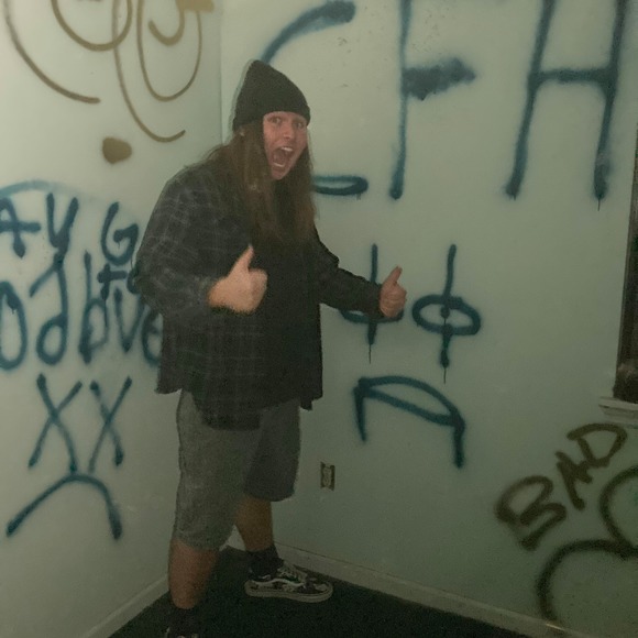 Profile Picture of David Linkous (@davidlinkous) on Poshmark
