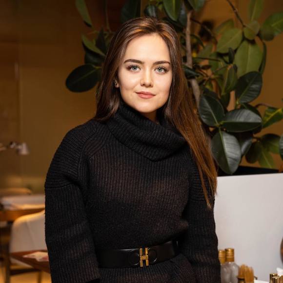 Liza Lipetskaya - Poshmark Profile Picture of Liza Lipetskaya (@elizabetskaya) on Poshmark