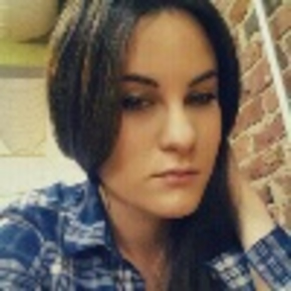 Profile Picture of Dona Duka (@dona143) on Poshmark