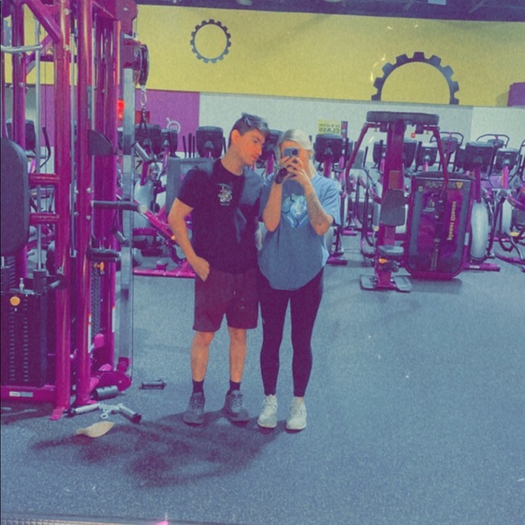 Profile Picture of Melissa Wilczak (@mycutie1219) on Poshmark