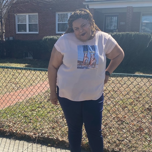 Profile Picture of Nikia Scott (@nikia_scott) on Poshmark