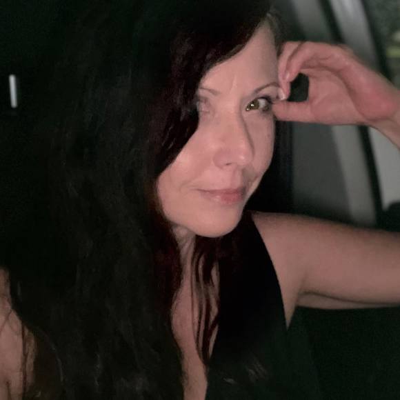 Profile Picture of Tracy Luzadder (@tracyluzadder) on Poshmark