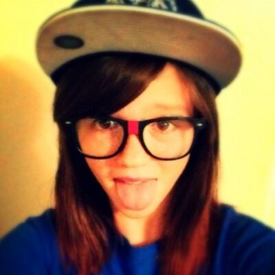 Profile Picture of Renee Bloom (@BloomingBlooms) on Twitter