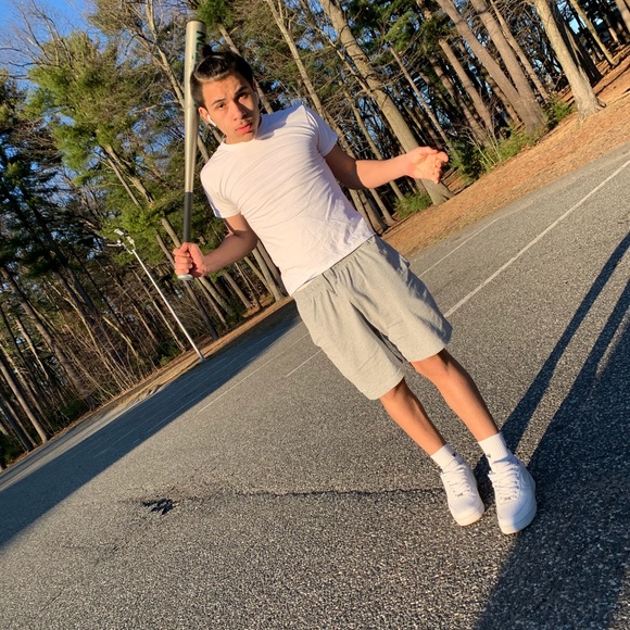 Profile Picture of Michael Avella (@michael_avella) on Poshmark