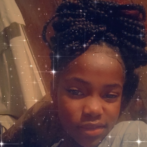 Profile Picture of Julianna Jacobs (@juliannaj0912) on Poshmark