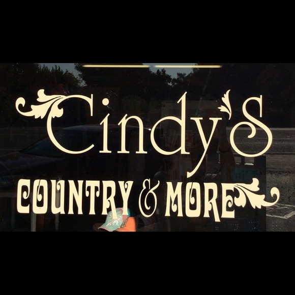 Profile Picture of Cindy Stowe (@cindysandmore) on Poshmark