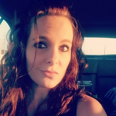 Profile Picture of Leslie Curtis (@CurtLesDaNean) on Twitter