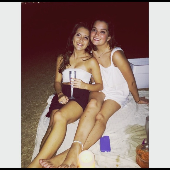 Profile Picture of Andrea Mccullough (@andreamcc) on Poshmark