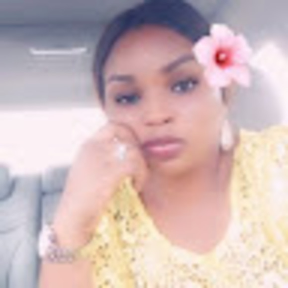 Profile Picture of Oluwademilade Ajayi (@ajayidemi) on Poshmark