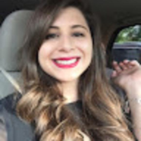 Profile Picture of Andria Caputo (@andria_caputo) on Poshmark