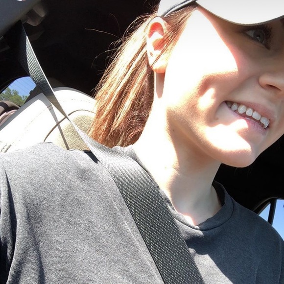 Seana Beekman - Poshmark Profile Picture of Seana Beekman (@seanabeekman) on Poshmark