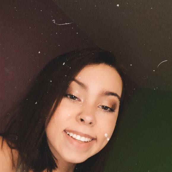 Profile Picture of Maddy Cruser (@mcruser04) on Poshmark