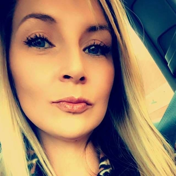 Profile Picture of Karen Hudson (@cookie1031) on Poshmark