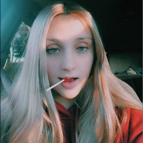 Profile Picture of Gilli Freeman (@gillifreeman) on Poshmark